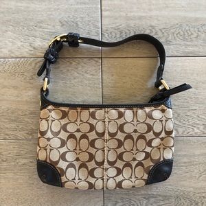 Classic Coach Shoulder Handbag
